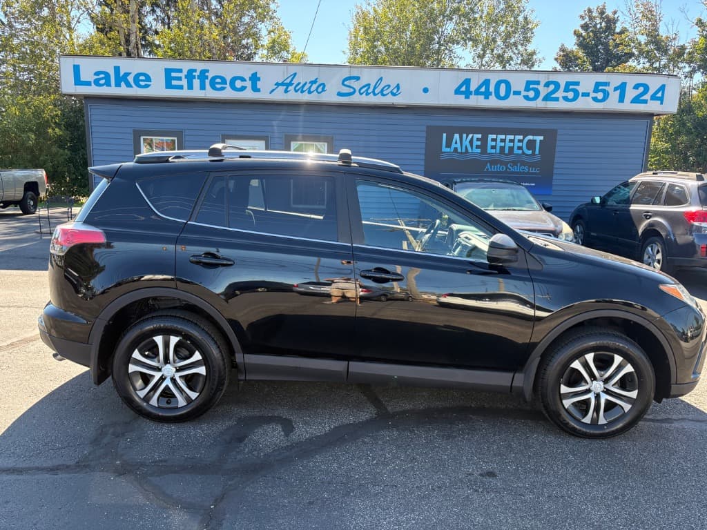 Photo 1 of 2018 Toyota RAV4 LE
